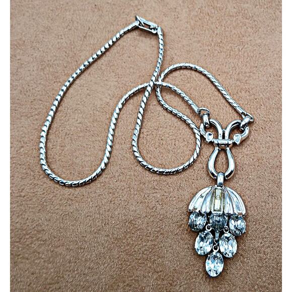 TRIFARI Dangling Rhinestone Grape Pendant - Picture 1 of 4